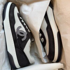 CHANEL Suede CC Logo Trainer Sneakers G39978